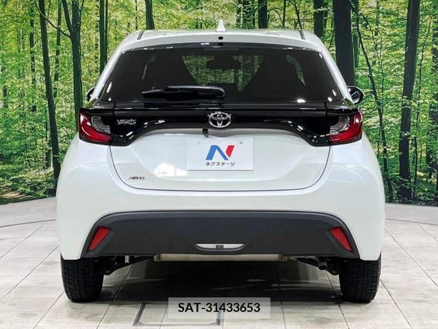 Toyota YARIS 2022-03 215558-15