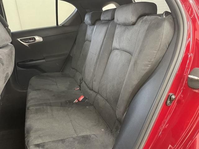 Lexus CT 2011-03 189978-22