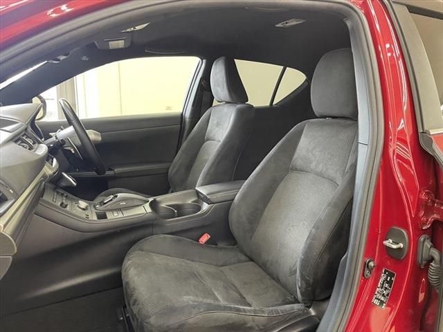 Lexus CT 2011-03 189978-21