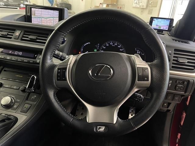 Lexus CT 2011-03 189978-24