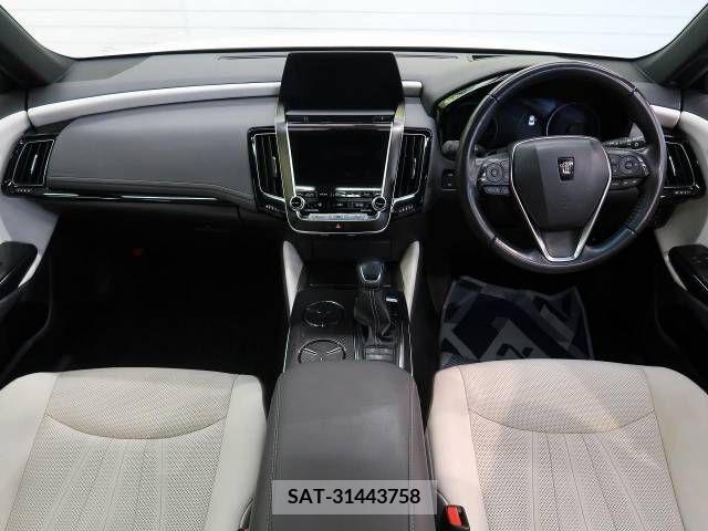 Toyota CROWN SEDAN 2018-07 384369-1