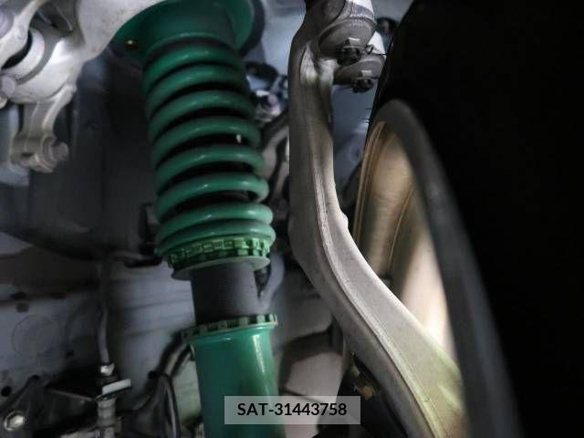 Toyota CROWN SEDAN 2018-07 384369-13