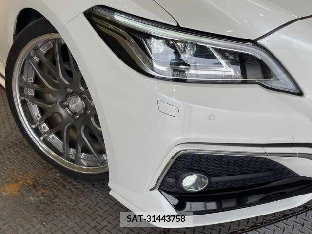 Toyota CROWN SEDAN 2018-07 384369-11