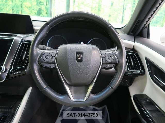 Toyota CROWN SEDAN 2018-07 384369-10
