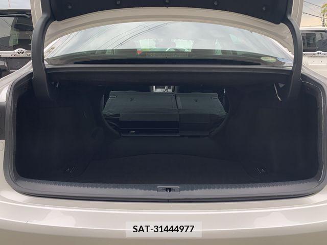 Lexus IS 2016-09 275395-7