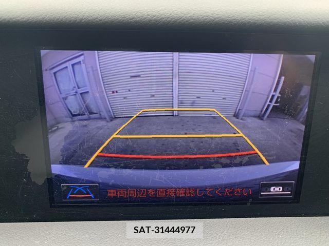 Lexus IS 2016-09 275395-9