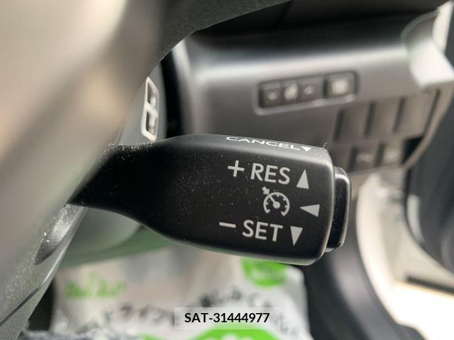 Lexus IS 2016-09 275395-11