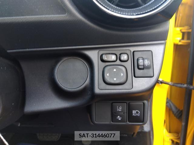 Toyota AQUA 2019-09 389350-2