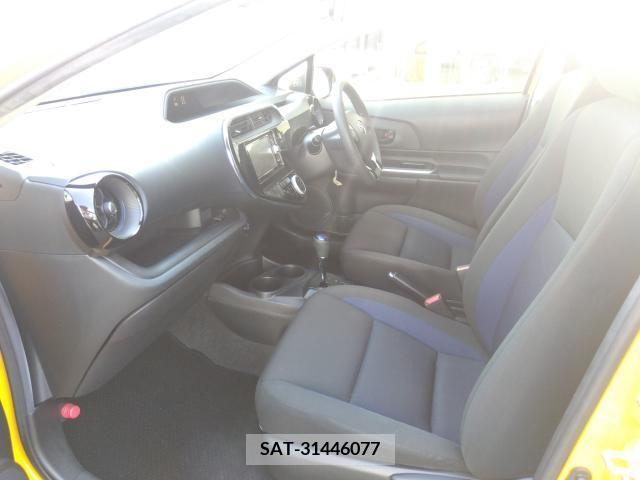 Toyota AQUA 2019-09 389350-6