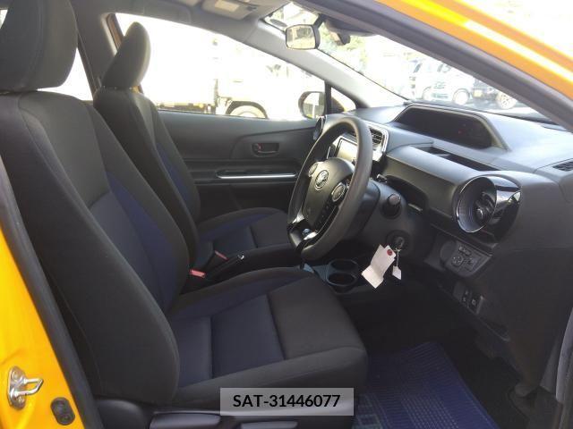 Toyota AQUA 2019-09 389350-1