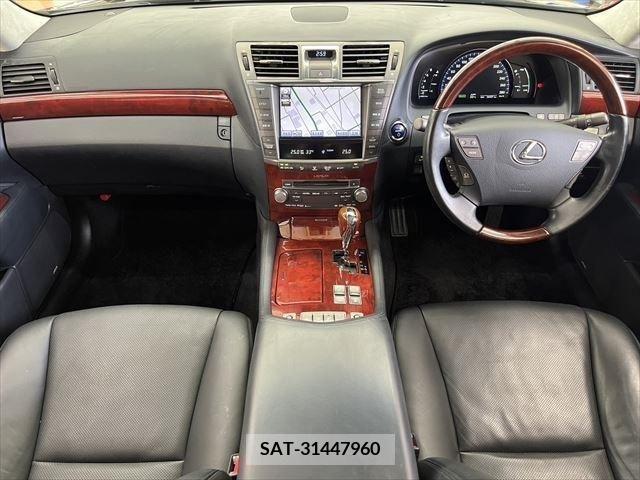 Lexus LS 2011-09 391881-1