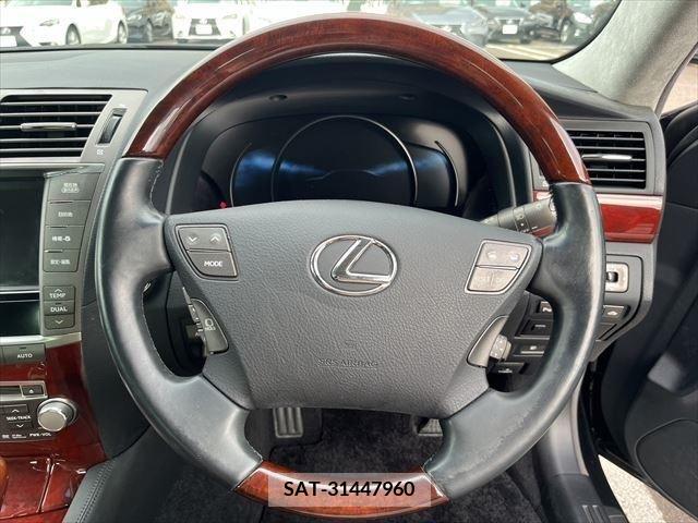 Lexus LS 2011-09 391881-11