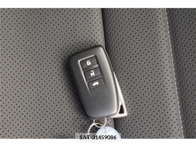 Lexus IS 2022-11 397095-17