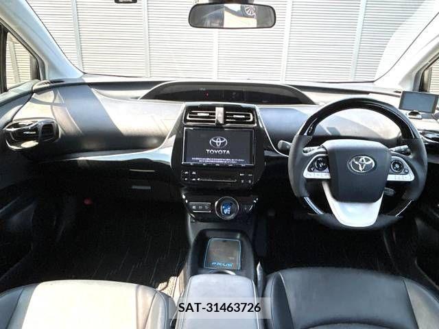 Toyota PRIUS 2018-05 387335-1