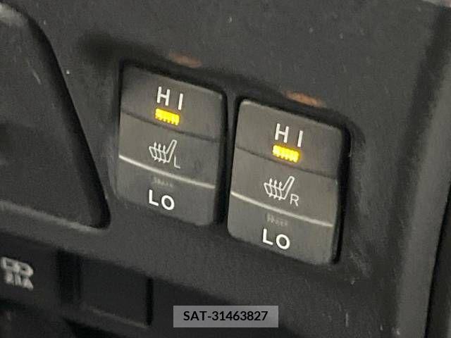 Toyota ESQUIRE 2019-06 321623-6