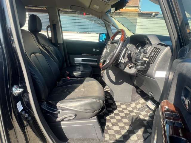 Mitsubishi DELICA D5 2010-09 14669-10