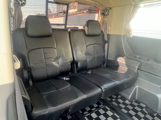 Mitsubishi DELICA D5 2010-09 14669-17