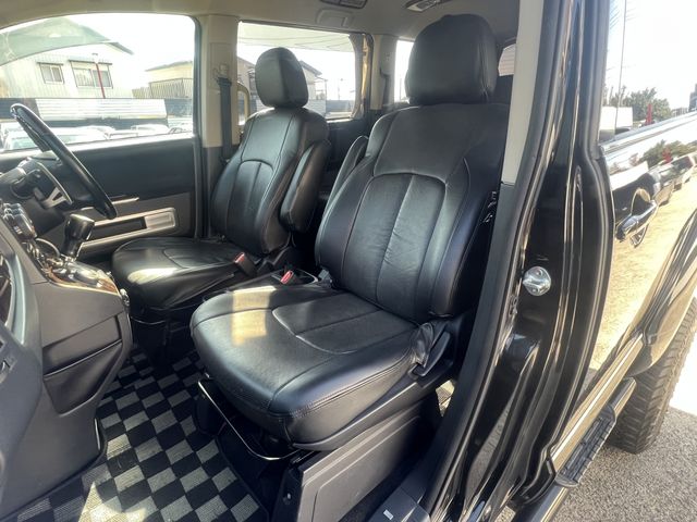 Mitsubishi DELICA D5 2010-09 14669-11