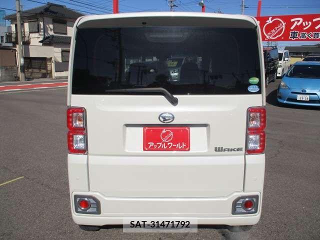 Daihatsu WAKE 2017-03 210660-6