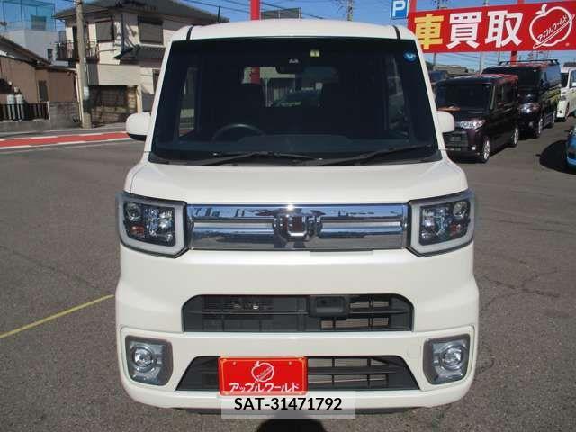 Daihatsu WAKE 2017-03 210660-1