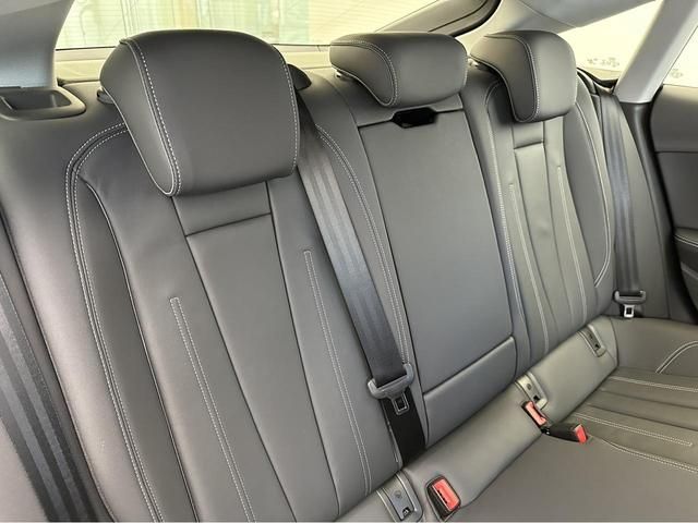 Audi A5 2021-06 18145-16