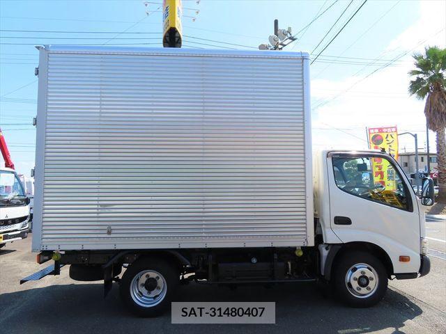 Hino DUTRO 2016-11 203806-4