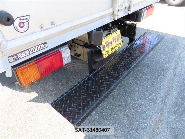 Hino DUTRO 2016-11 203806-19
