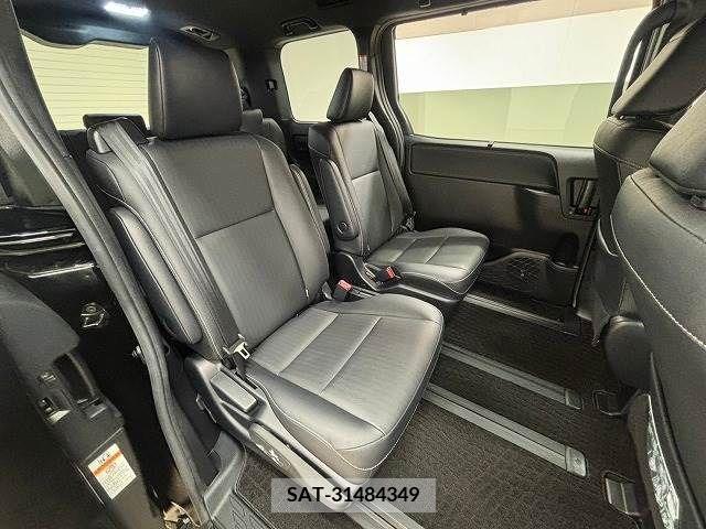 Toyota ESQUIRE 2017-02 359812-5