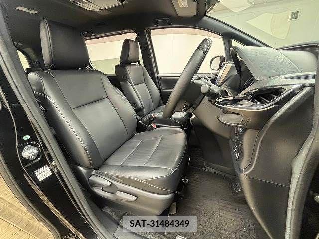Toyota ESQUIRE 2017-02 359812-4