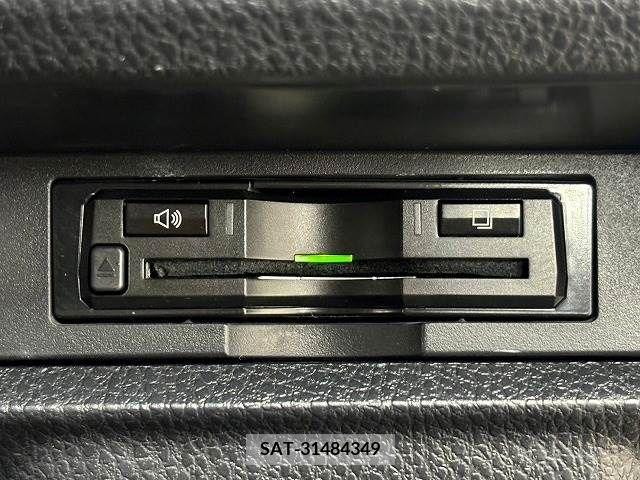 Toyota ESQUIRE 2017-02 359812-11