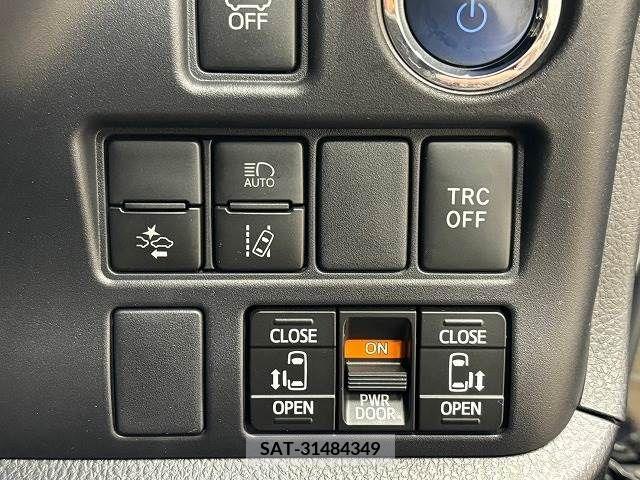 Toyota ESQUIRE 2017-02 359812-10