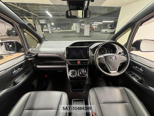 Toyota ESQUIRE 2017-02 359812-1