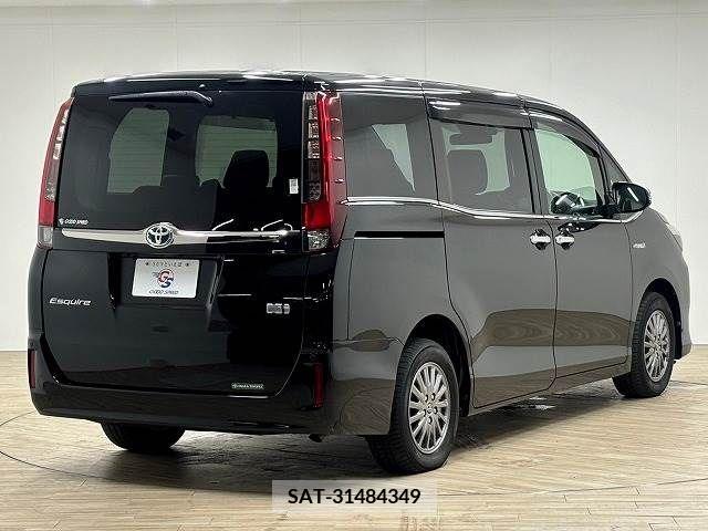 Toyota ESQUIRE 2017-02 359812-15