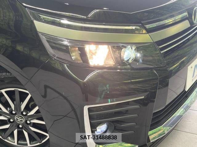 Toyota VOXY 2016-09 370292-13