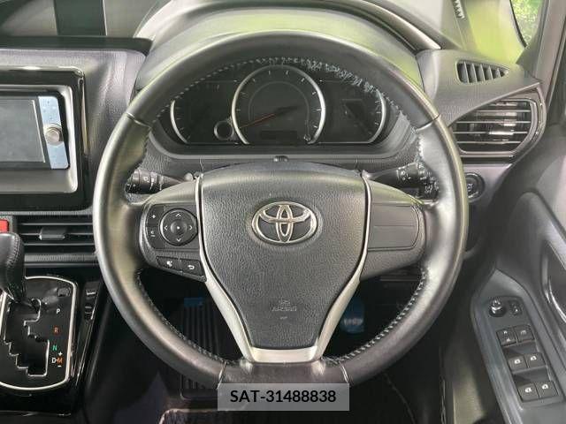 Toyota VOXY 2016-09 370292-12