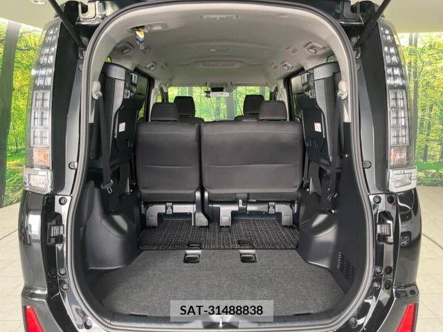Toyota VOXY 2016-09 370292-11