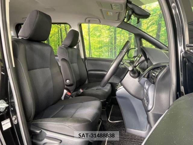 Toyota VOXY 2016-09 370292-8