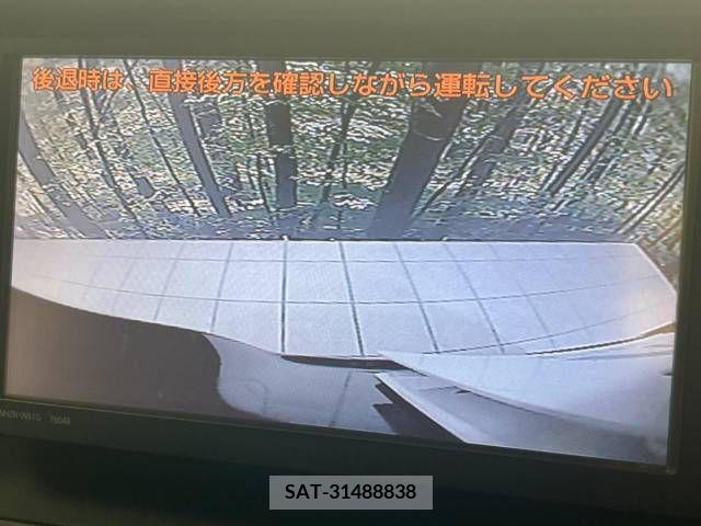 Toyota VOXY 2016-09 370292-5