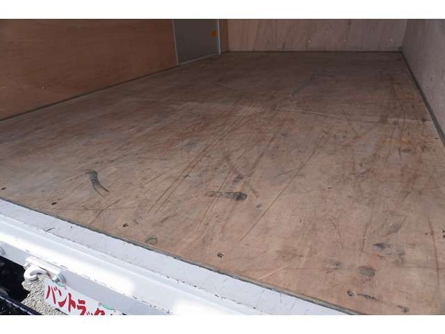 Mitsubishi CANTER 2023-03 181163-18