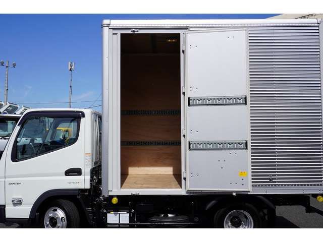 Mitsubishi CANTER 2023-03 181163-14