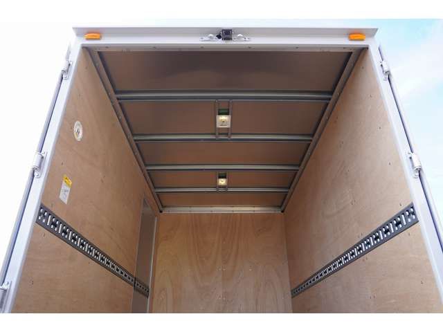 Mitsubishi CANTER 2023-03 181163-17