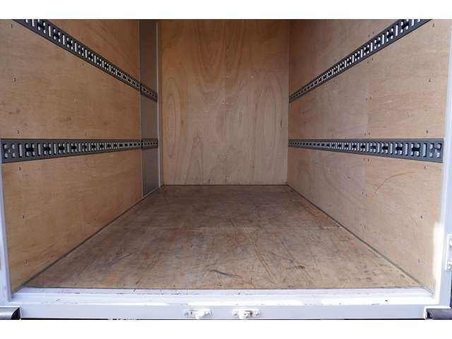 Mitsubishi CANTER 2023-03 181163-16