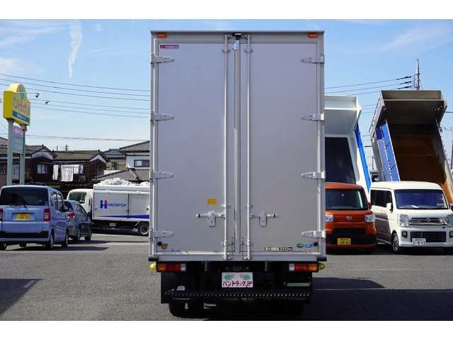 Mitsubishi CANTER 2023-03 181163-3