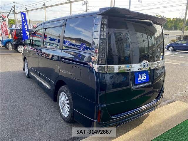 Toyota VOXY HYBRID 2015-05 289341-2