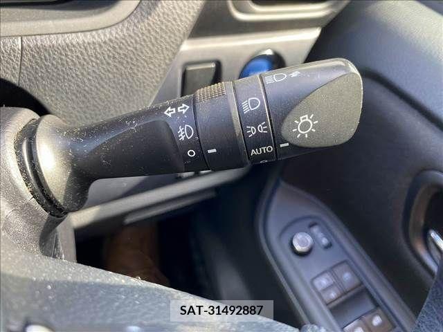 Toyota VOXY HYBRID 2015-05 289341-15