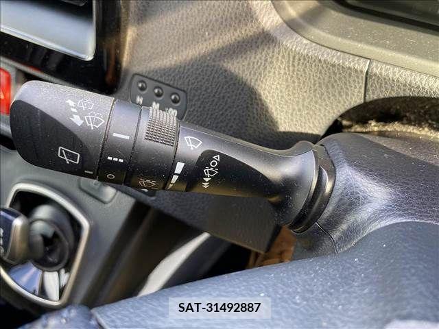 Toyota VOXY HYBRID 2015-05 289341-14