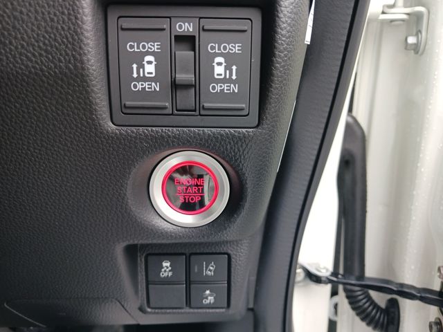 Honda N BOX CUSTOM 2018-02 11569-18