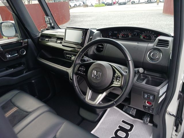 Honda N BOX CUSTOM 2018-02 11569-10