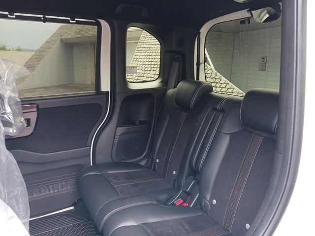 Honda N BOX CUSTOM 2018-02 11569-23