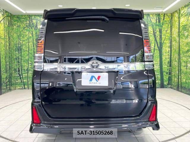 Toyota VOXY 2019-01 347835-15